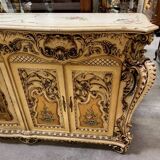 Curved Louis XV Venetian buffet in lacquered, painted, and gilded wood.