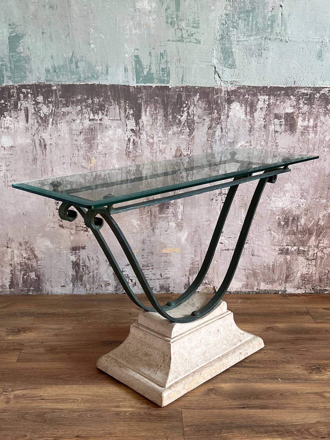 Console in glass and antique patinated metal
