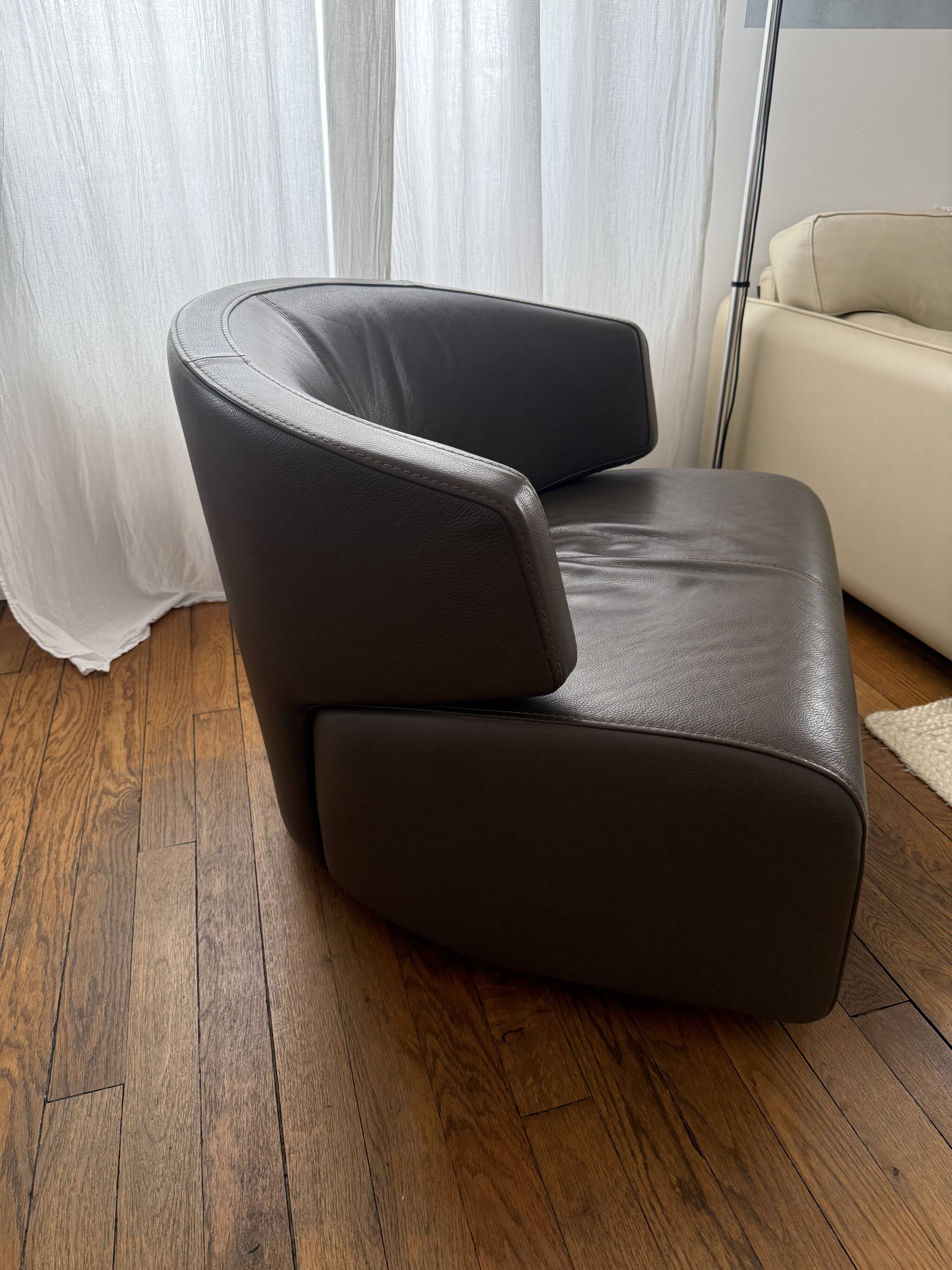 Kola Chair Steiner Paris – full-grain leather – Manzoni & Tapinassi