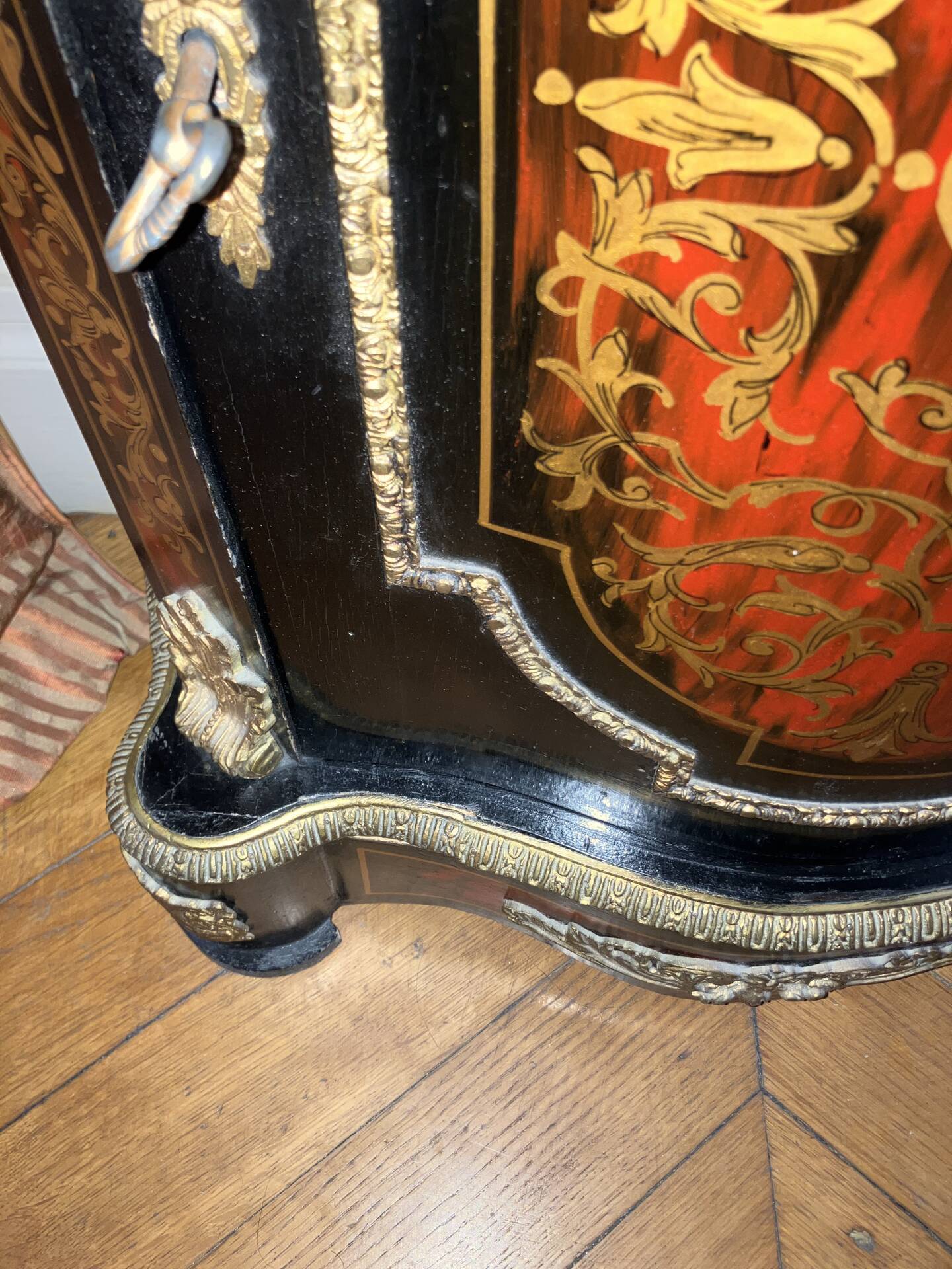 Furniture in the N III style
