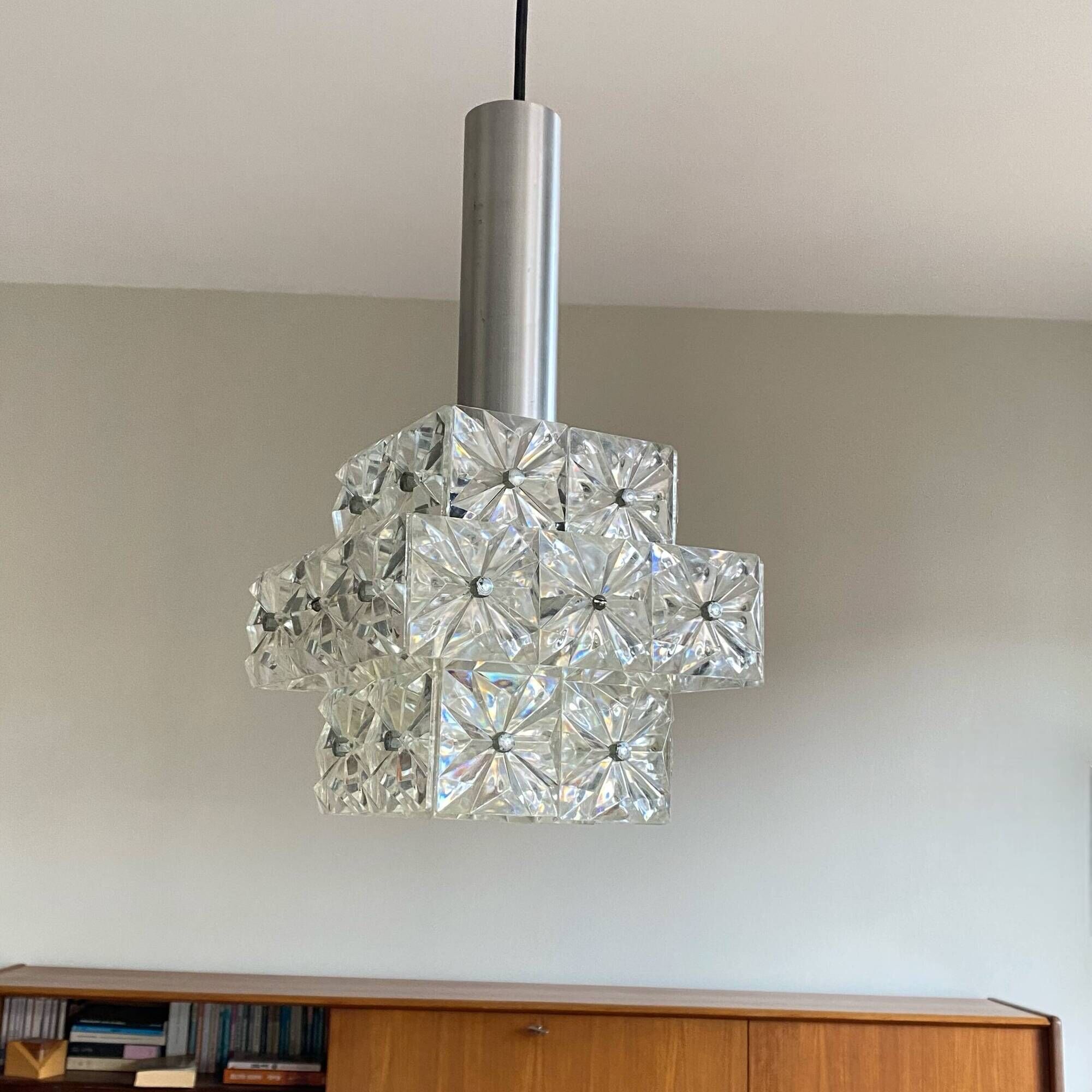 Pendant chandelier in plexiglass diamond point aluminum