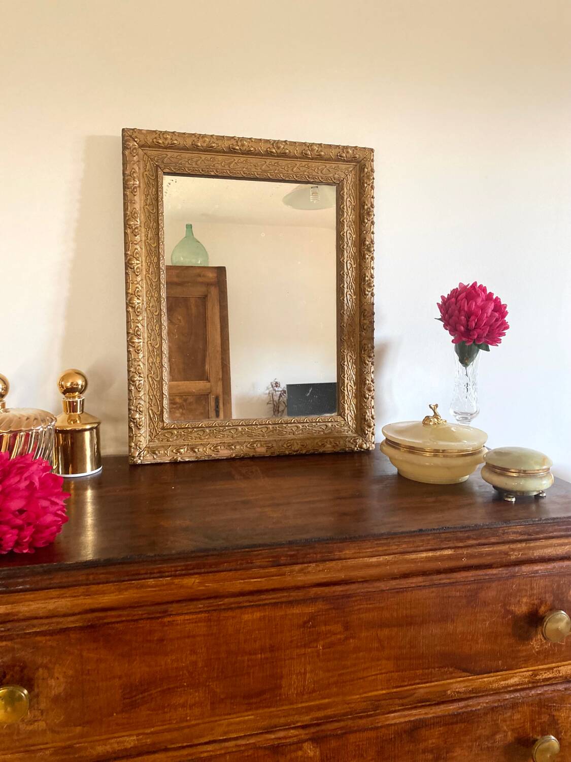 Old wooden chest of drawers
