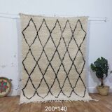 Azilal Berber rug in handmade wool 200 X 140 CM