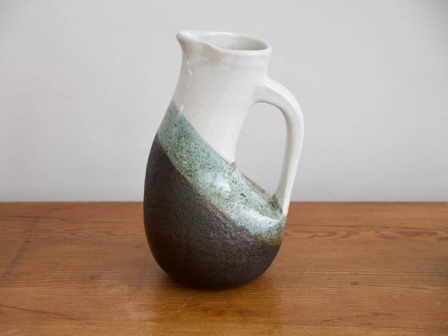 Ensemble de pichet et vase en faïence émaillée de Gilbert Valentin