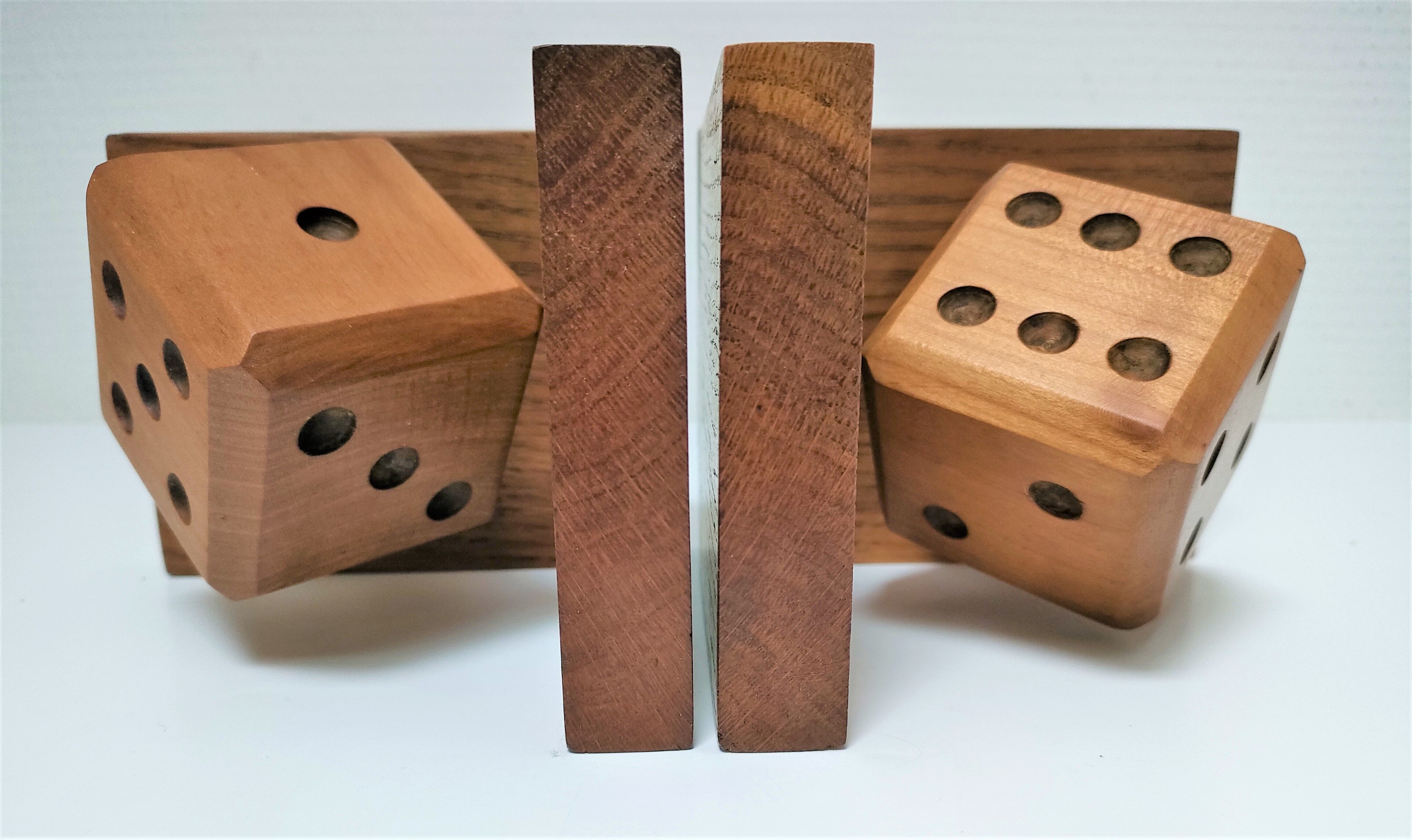 Pair of bookends style Art Deco oak decoration dice