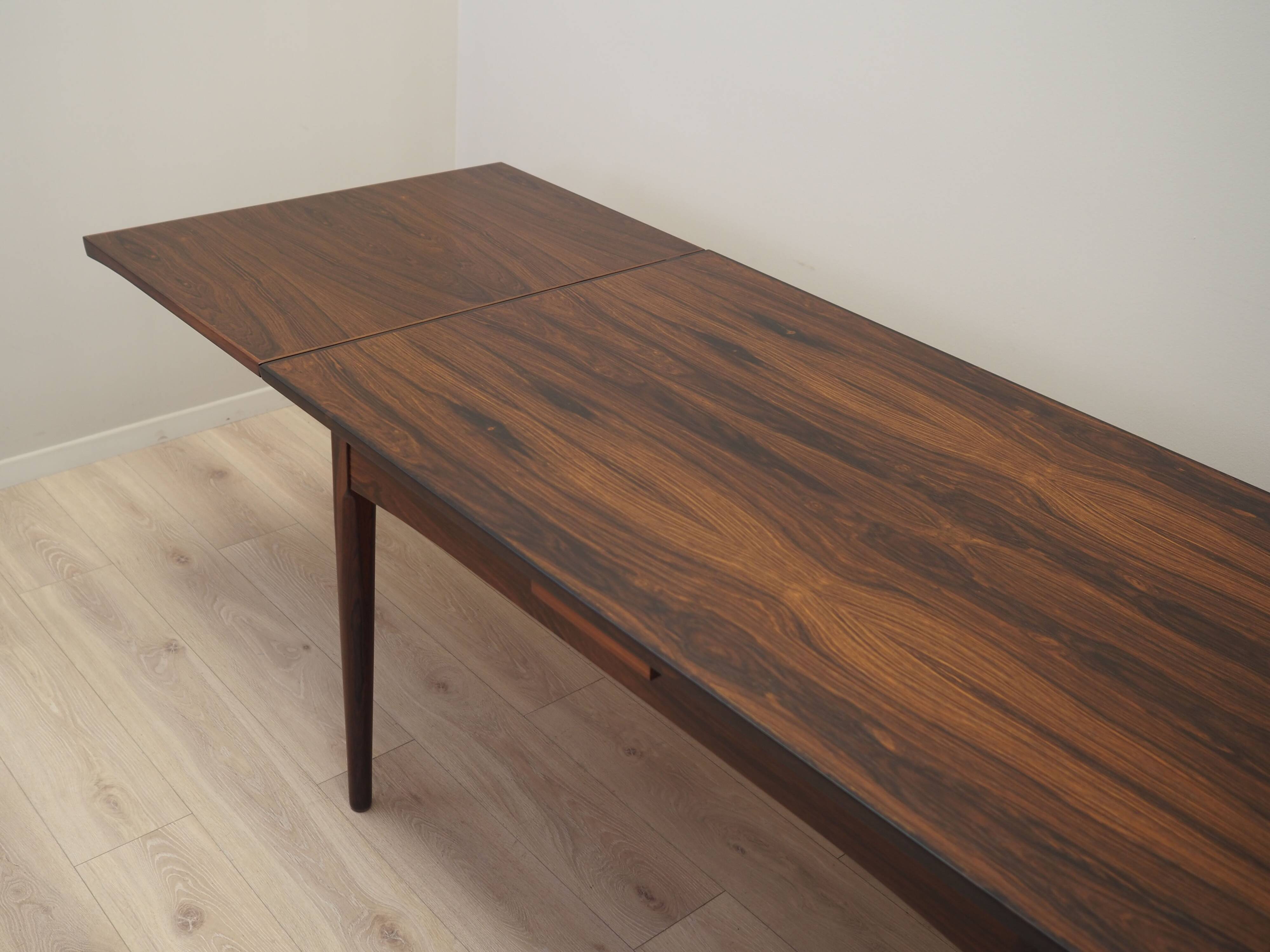Table en palissandre, design danois, années 1970, production : Danemark