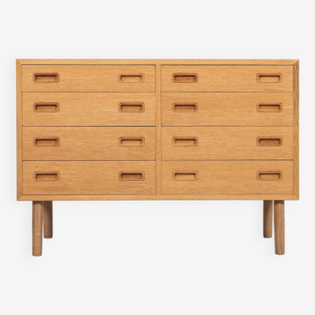 Midcentury Danish chest of 2x4 drawers in oak by Hundevad 1960s - 108cm