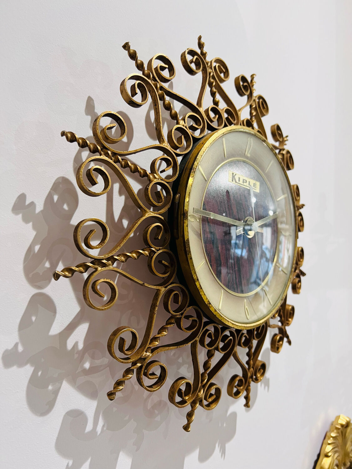 Vintage kiplé sun clock