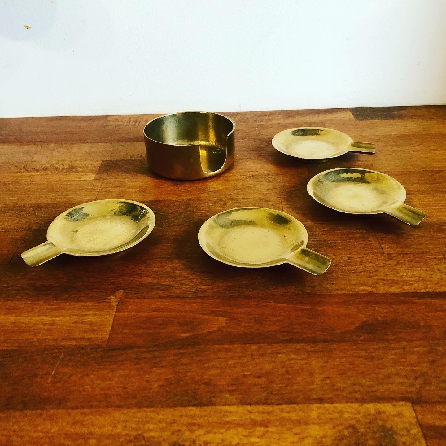 Lot of 4 individual ashtrays