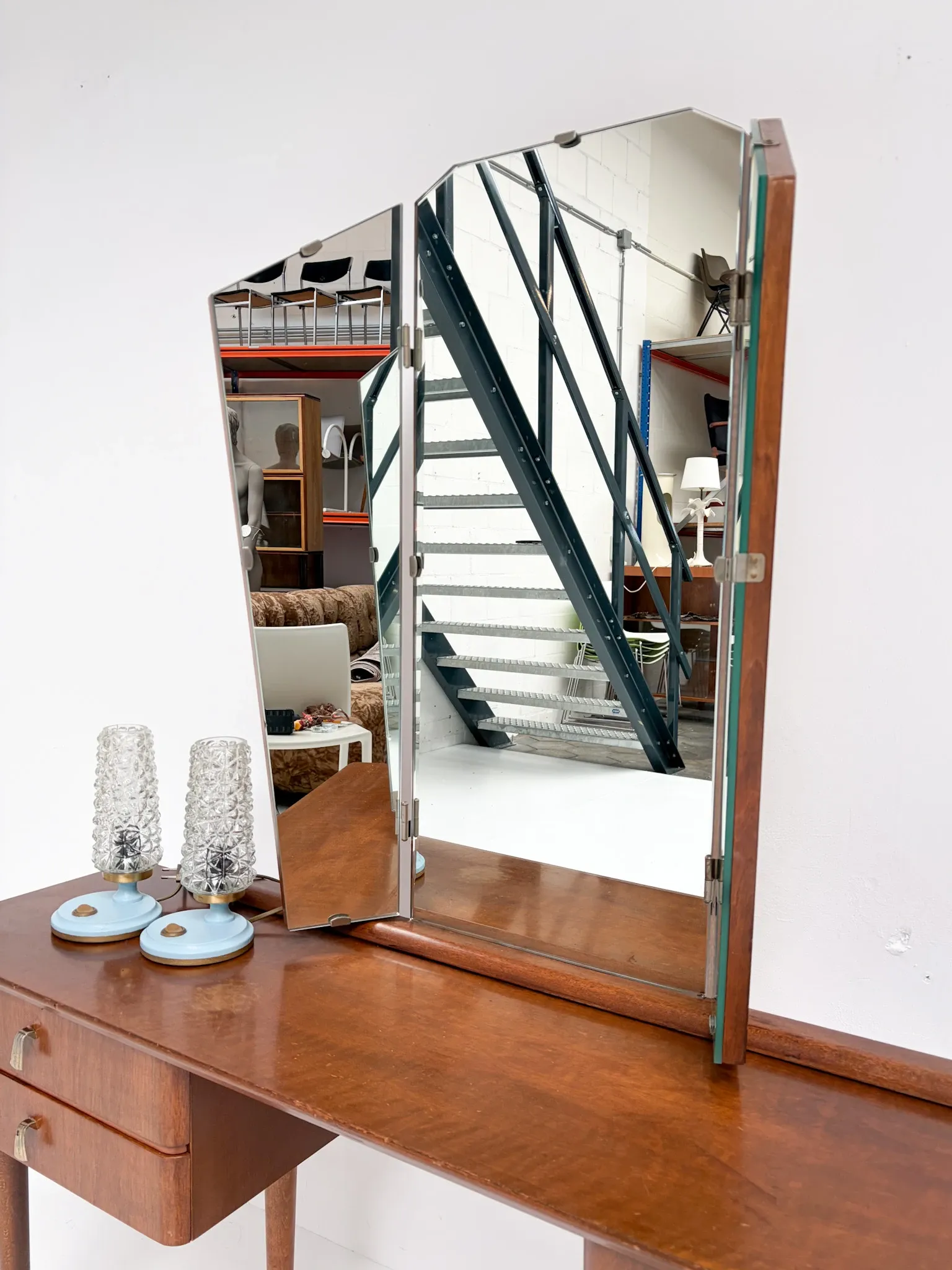 Vintage dressing table with fold-out mirrors, 1950’s