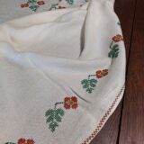 Vintage linen tablecloth and napkins acrylic embroidery 147 X 160 cm