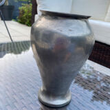 Vase en étain signé st lambert