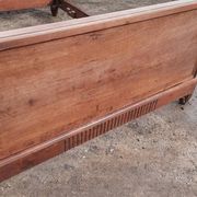 Bois de lit ancien en 140 cm
