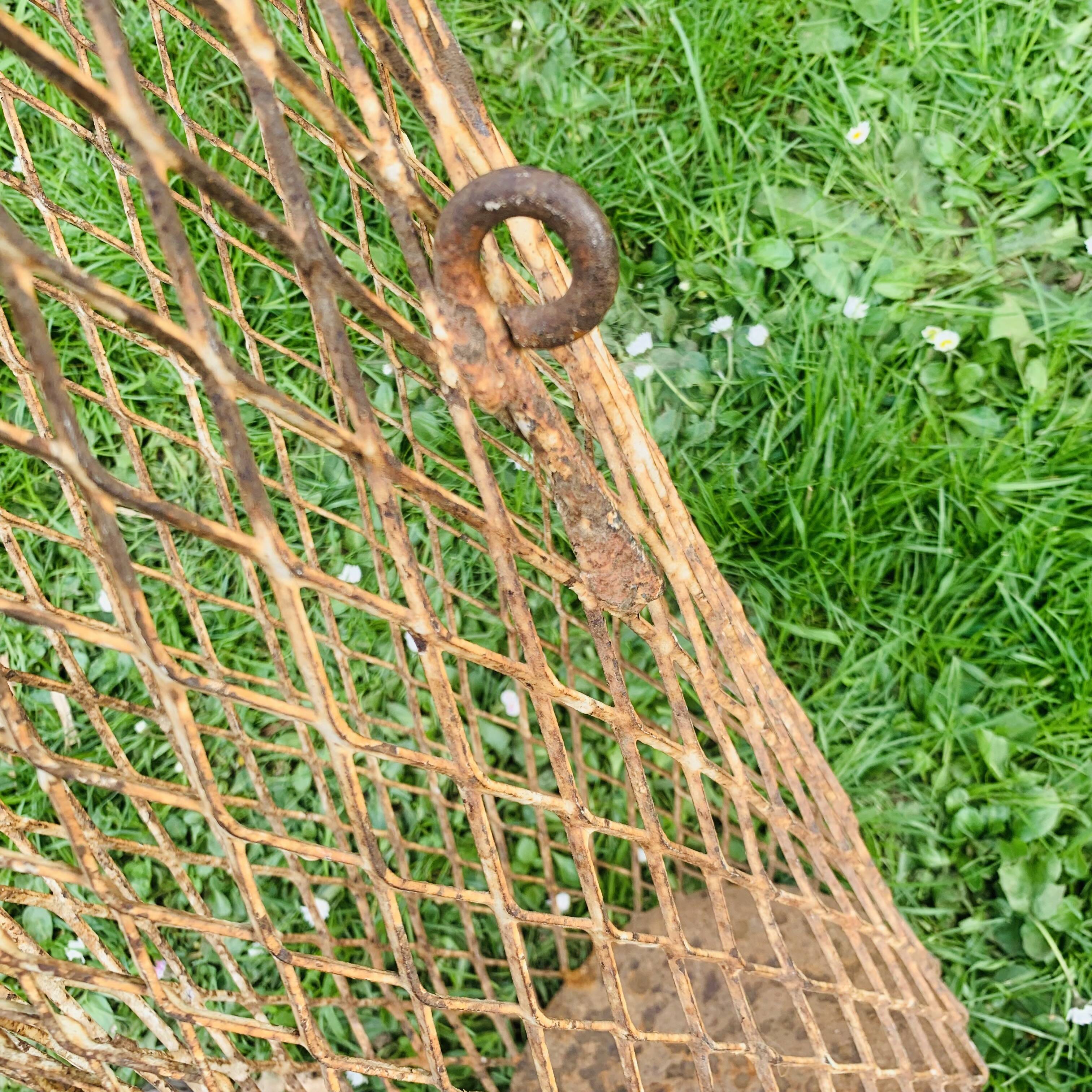 Metal umbrella stand