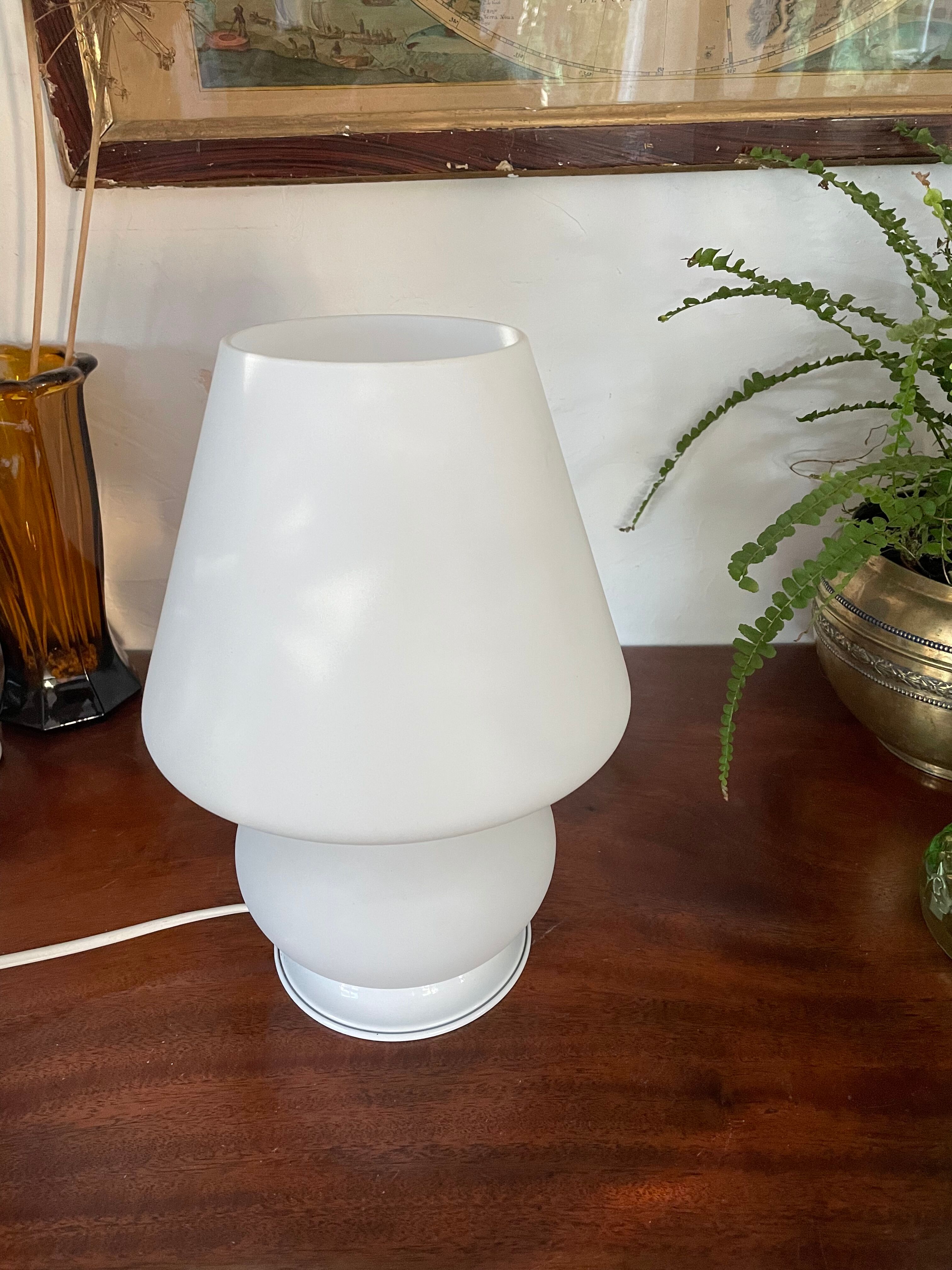 Vintage Murano opaline lamp
