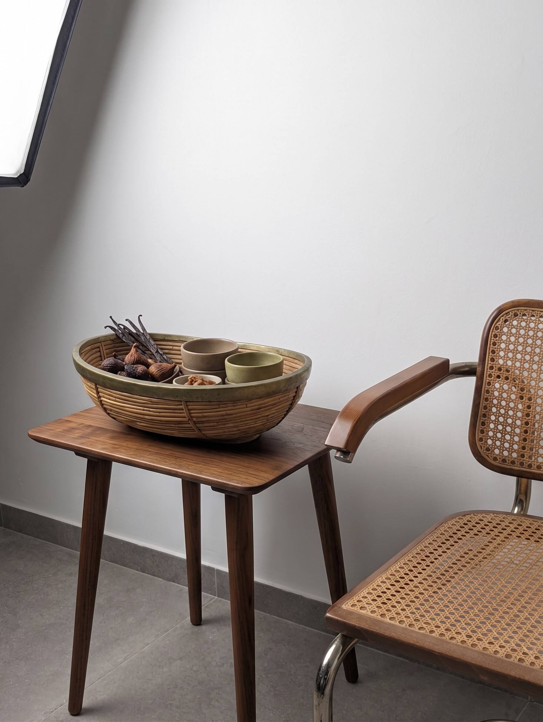 Italian oval rattan and brass centerpiece, mid-century style, 1970s
