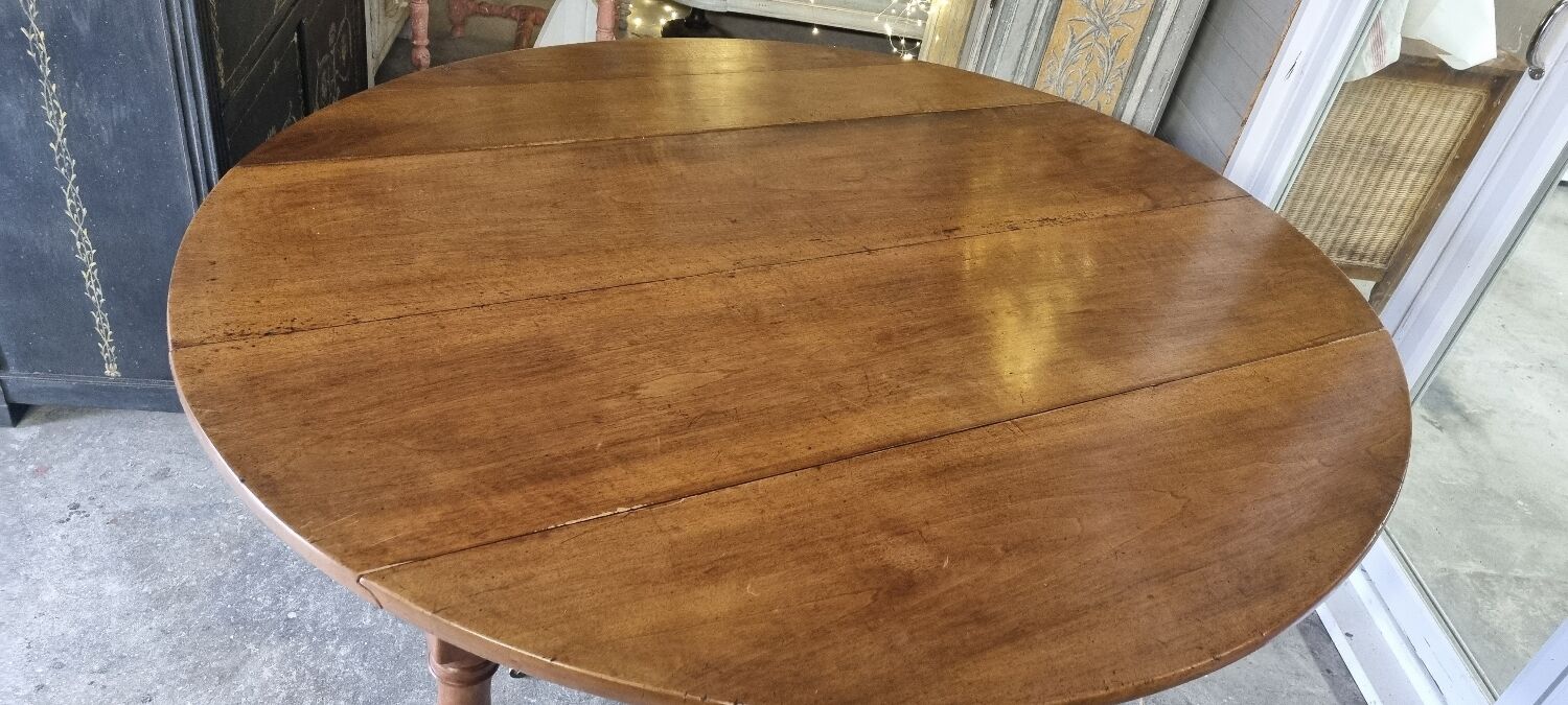 Oval table directorate early 19th