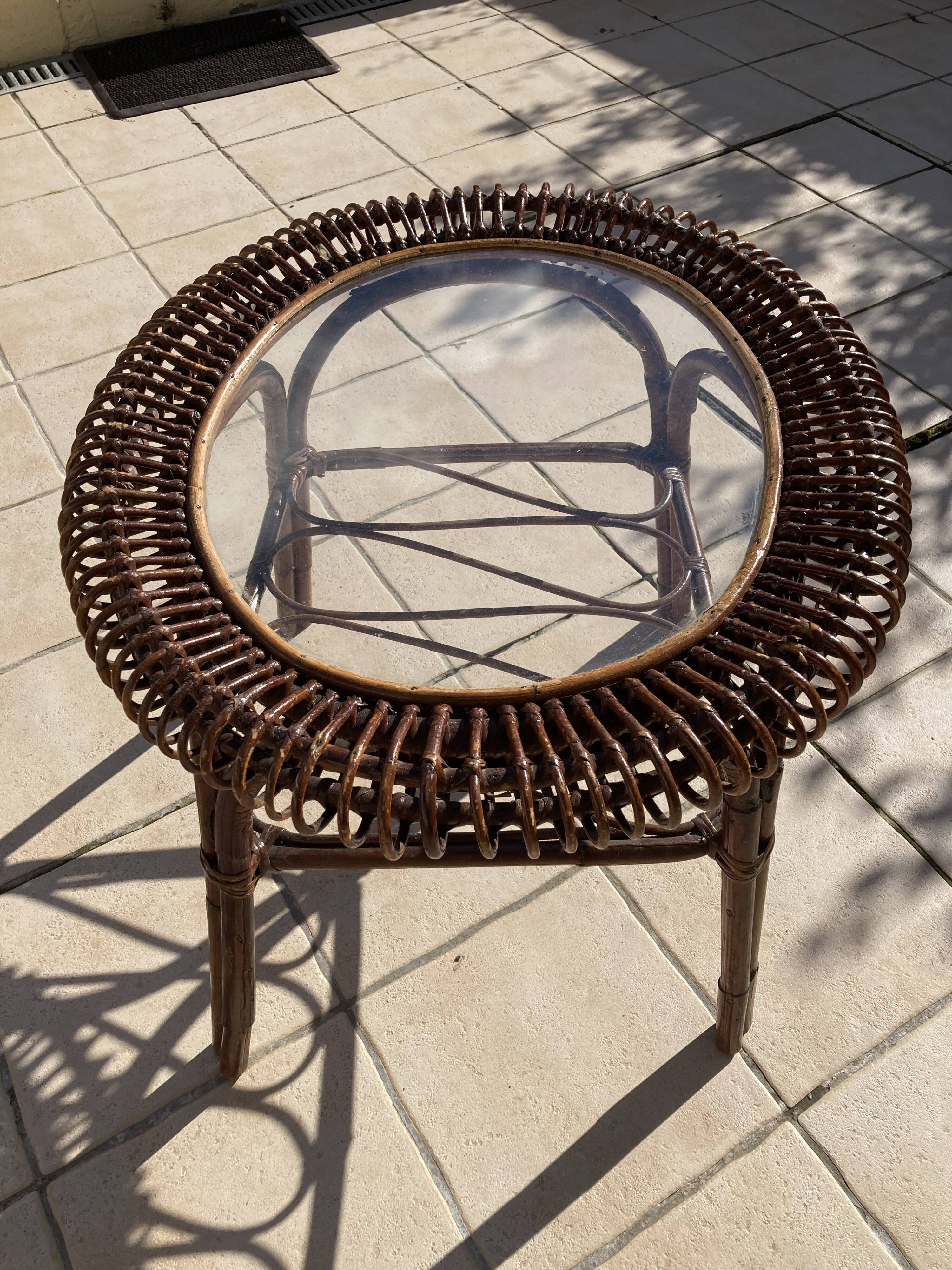 Rattan coffee table and glass in excellent condition
