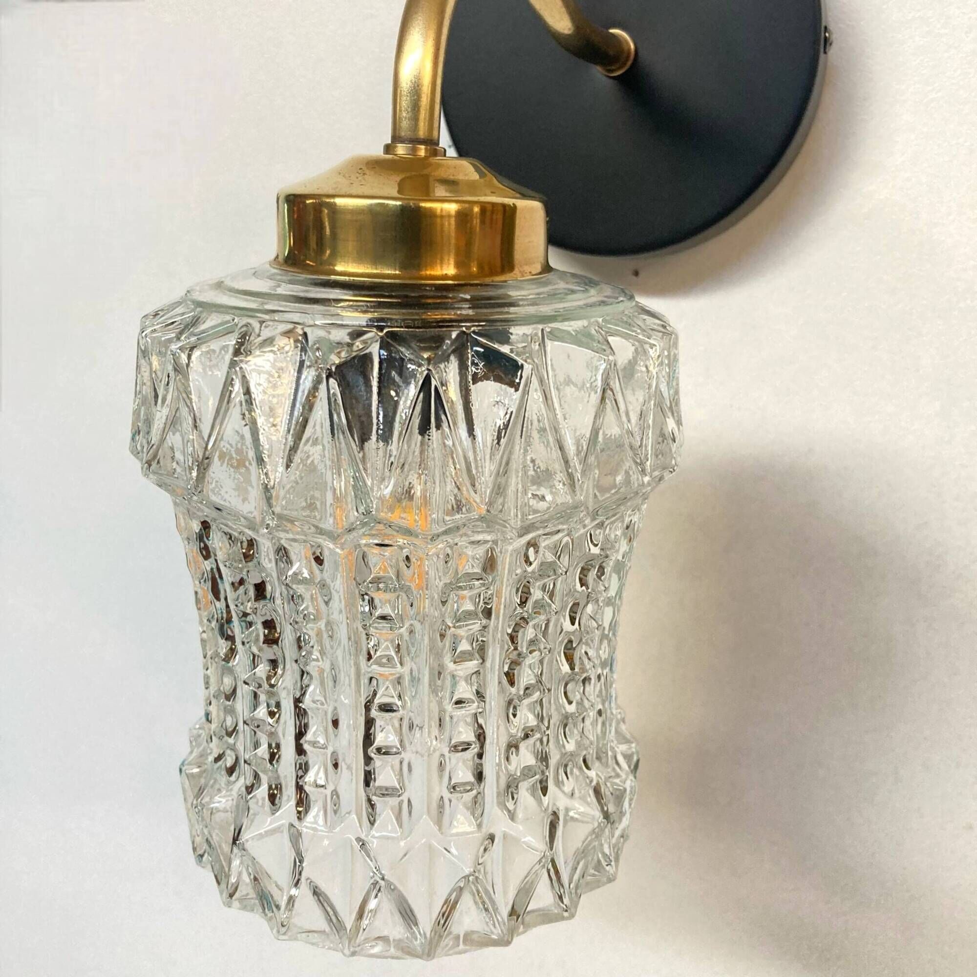 Old swan neck wall light in brass and thick glass tulip LAMP-7101