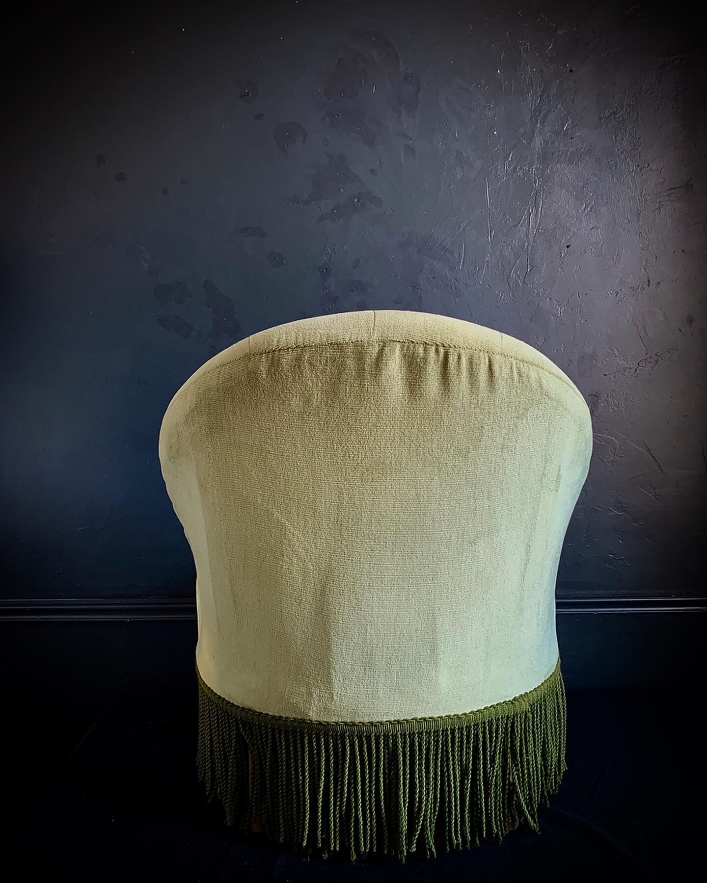 Almond green velvet heater