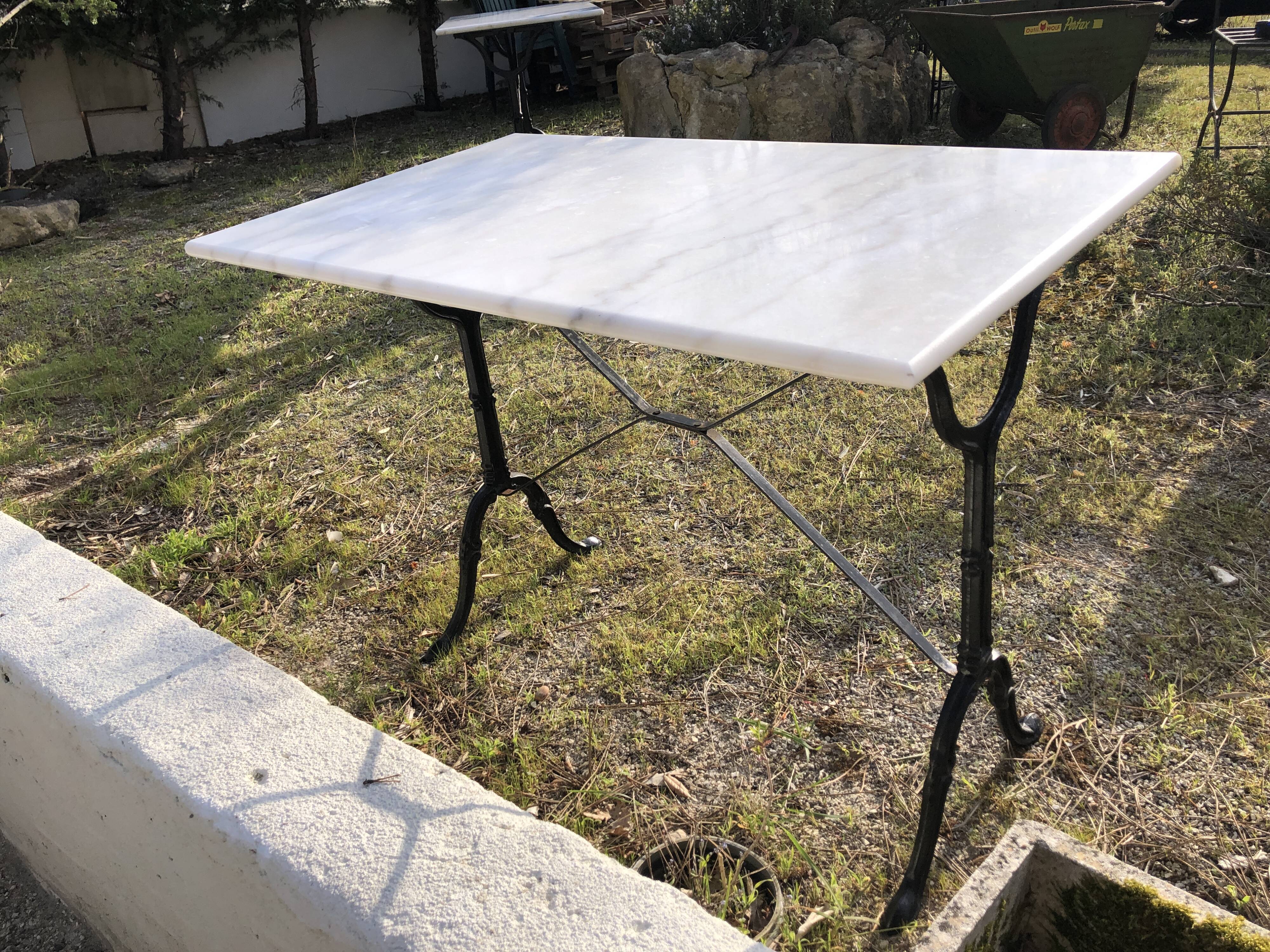 Table bistrot en marbre