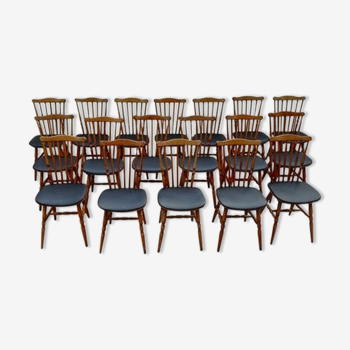 Lot of 18 bistro Baumann chairs