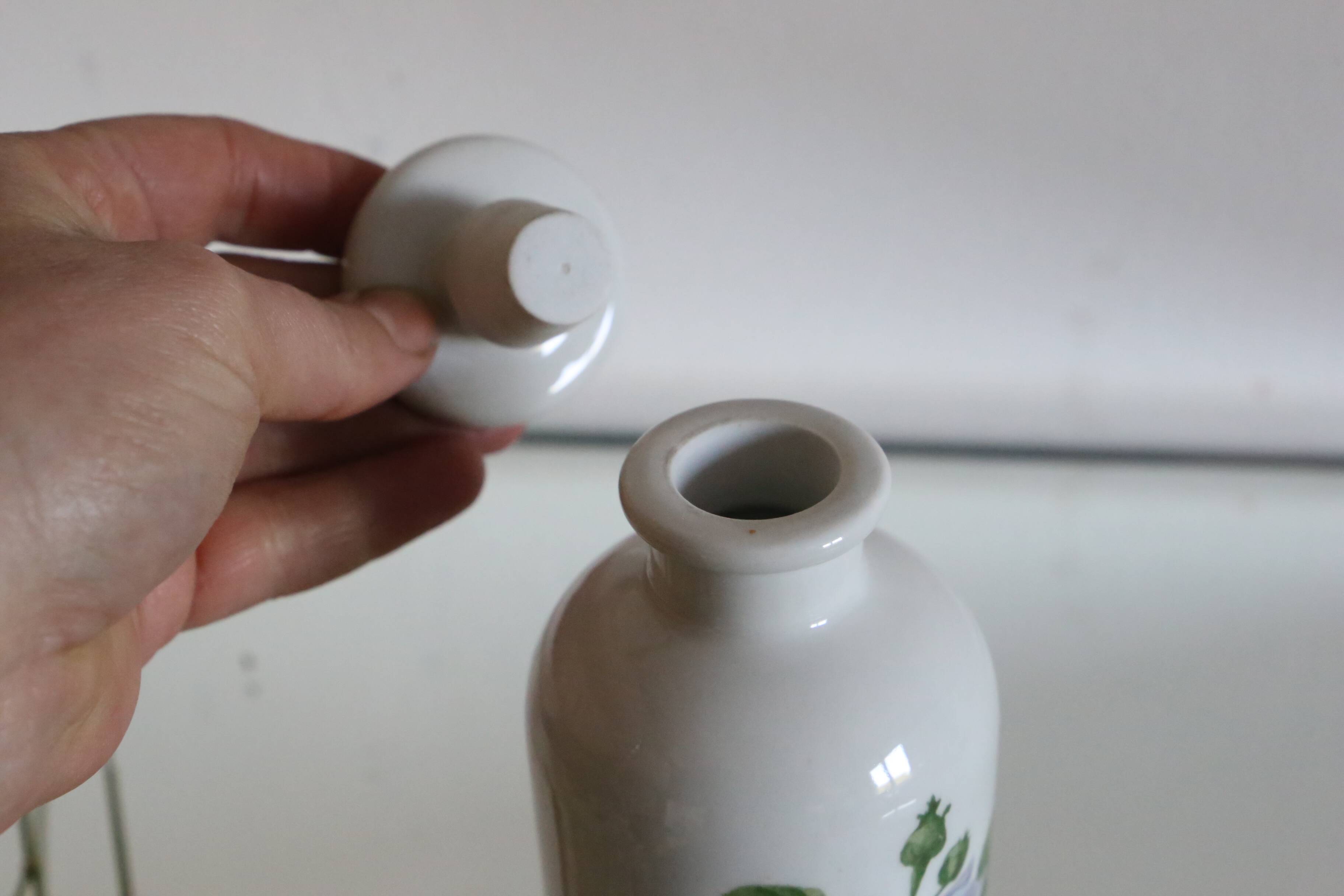 Ancien Flacon en porcelaine de Paris, vintage