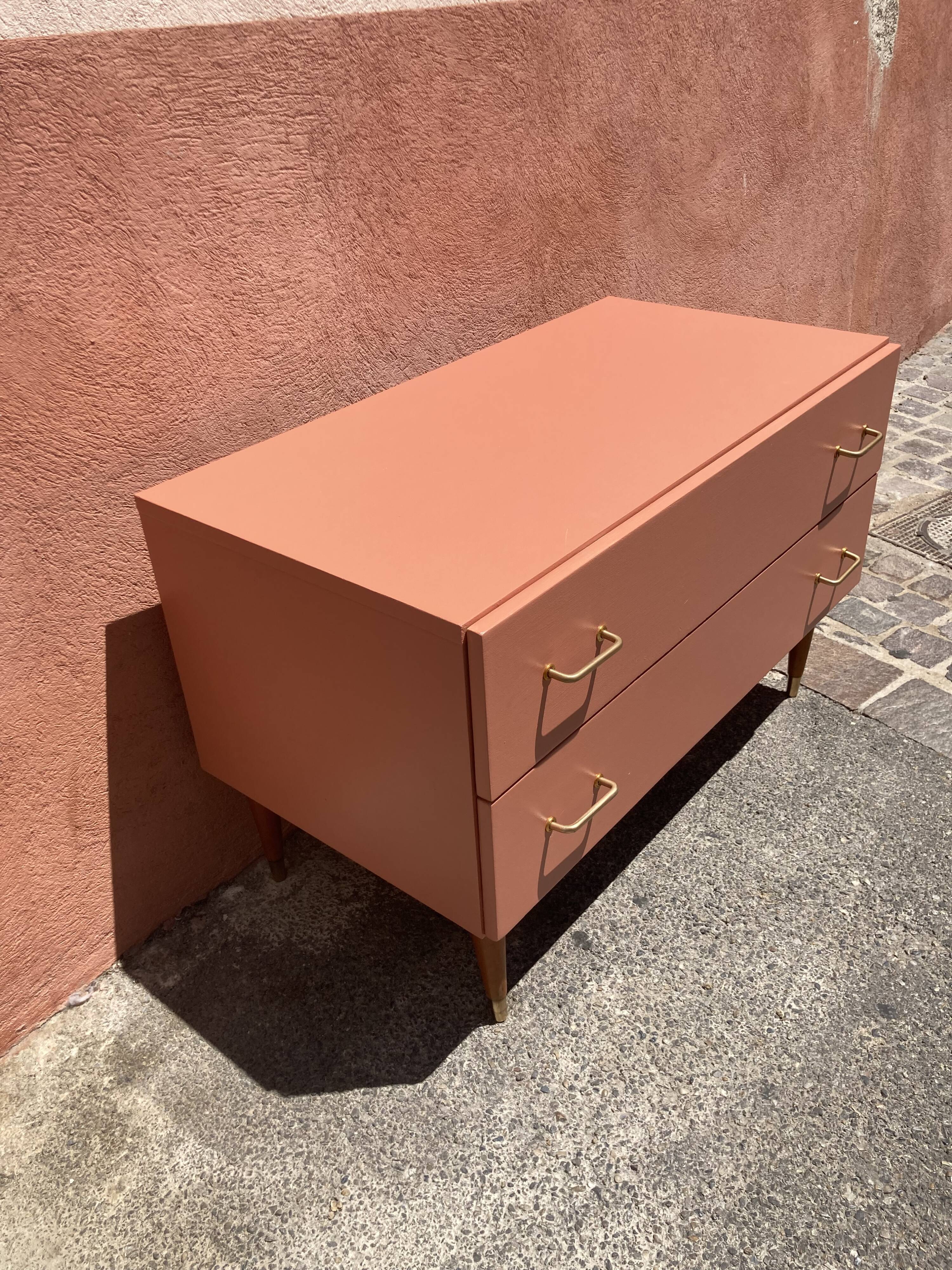 Vintage terracotta bass chest of drawers