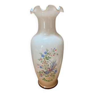 Vase en opaline rose