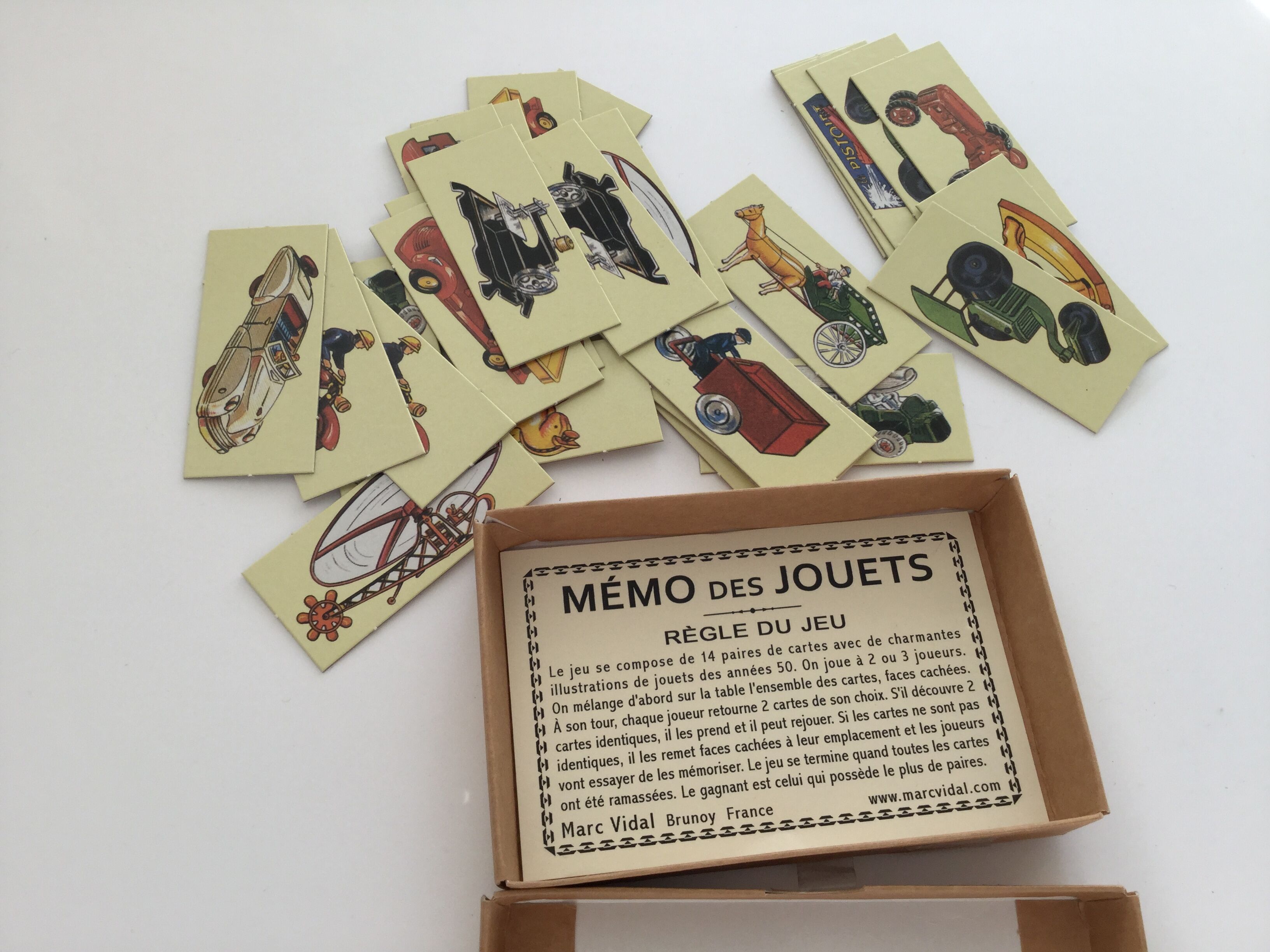 Jeu de cartes mémo des jouets