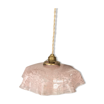 Suspension vintage opaline rose mouchetée et laiton
