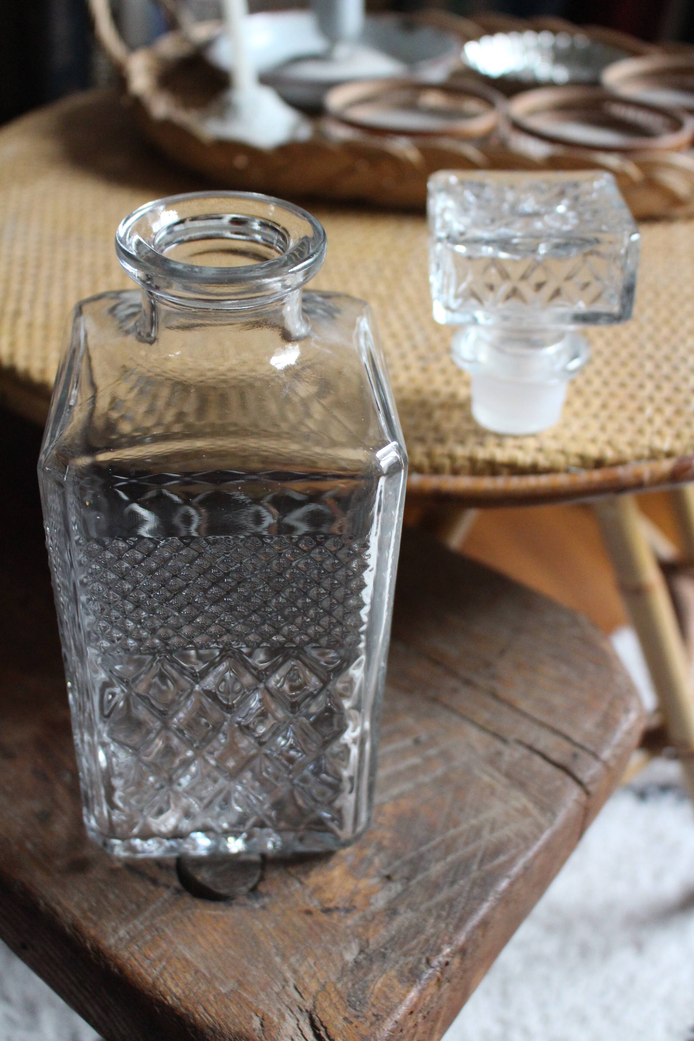 Crystal whiskey decanter square stopper