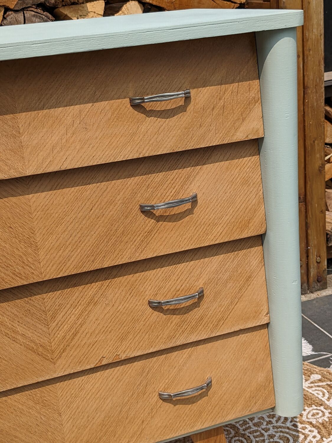 Commode scandinave pieds compas
