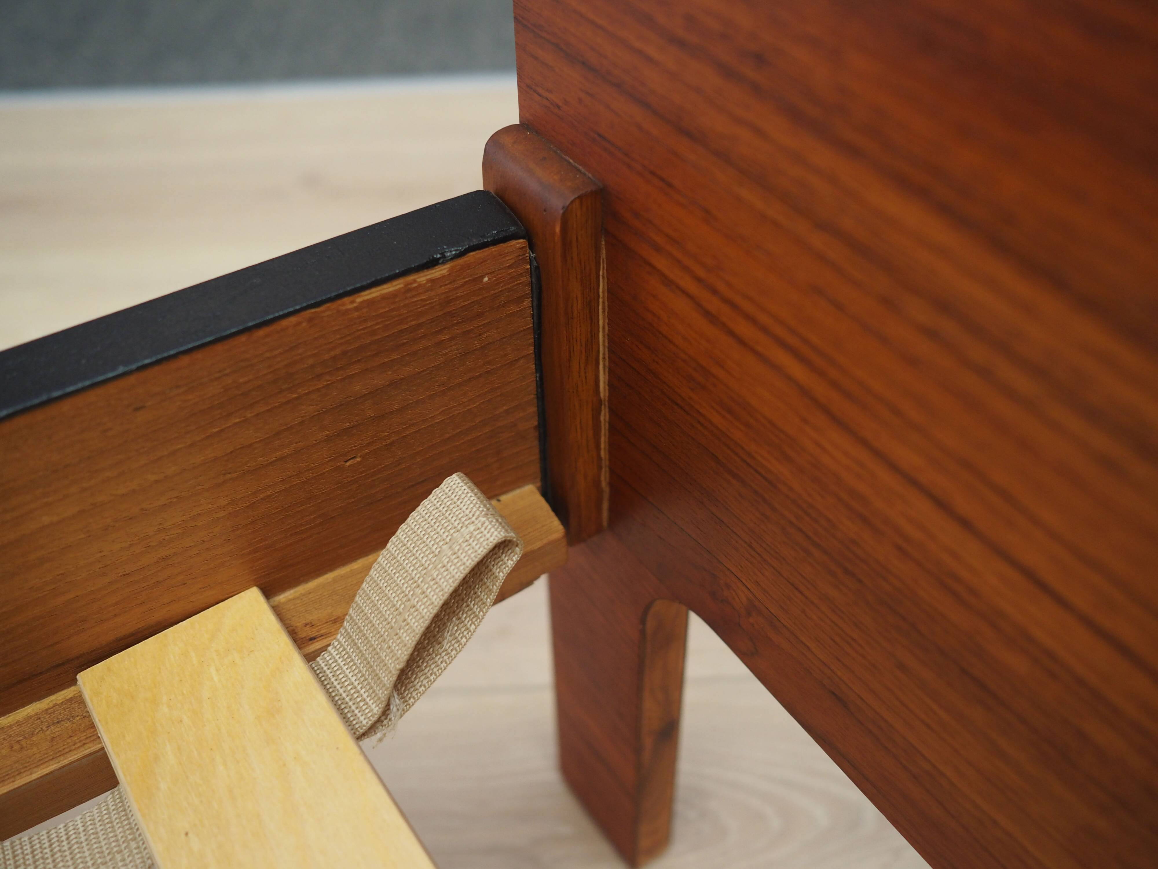Lit en teck, design danois, années 1970, production : Danemark