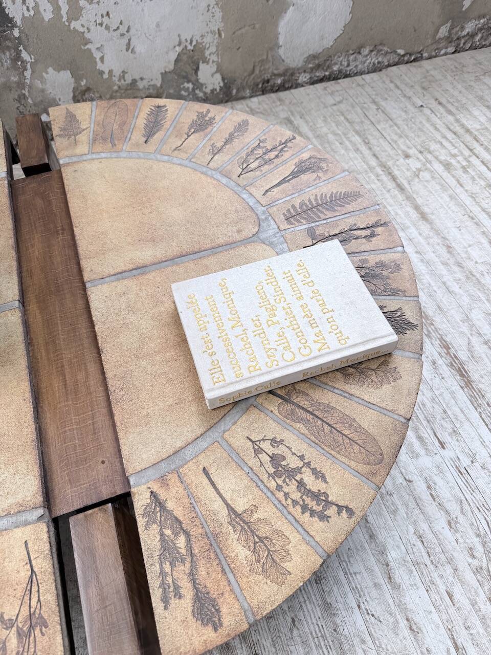 Table basse Roger Capron « grain de café »