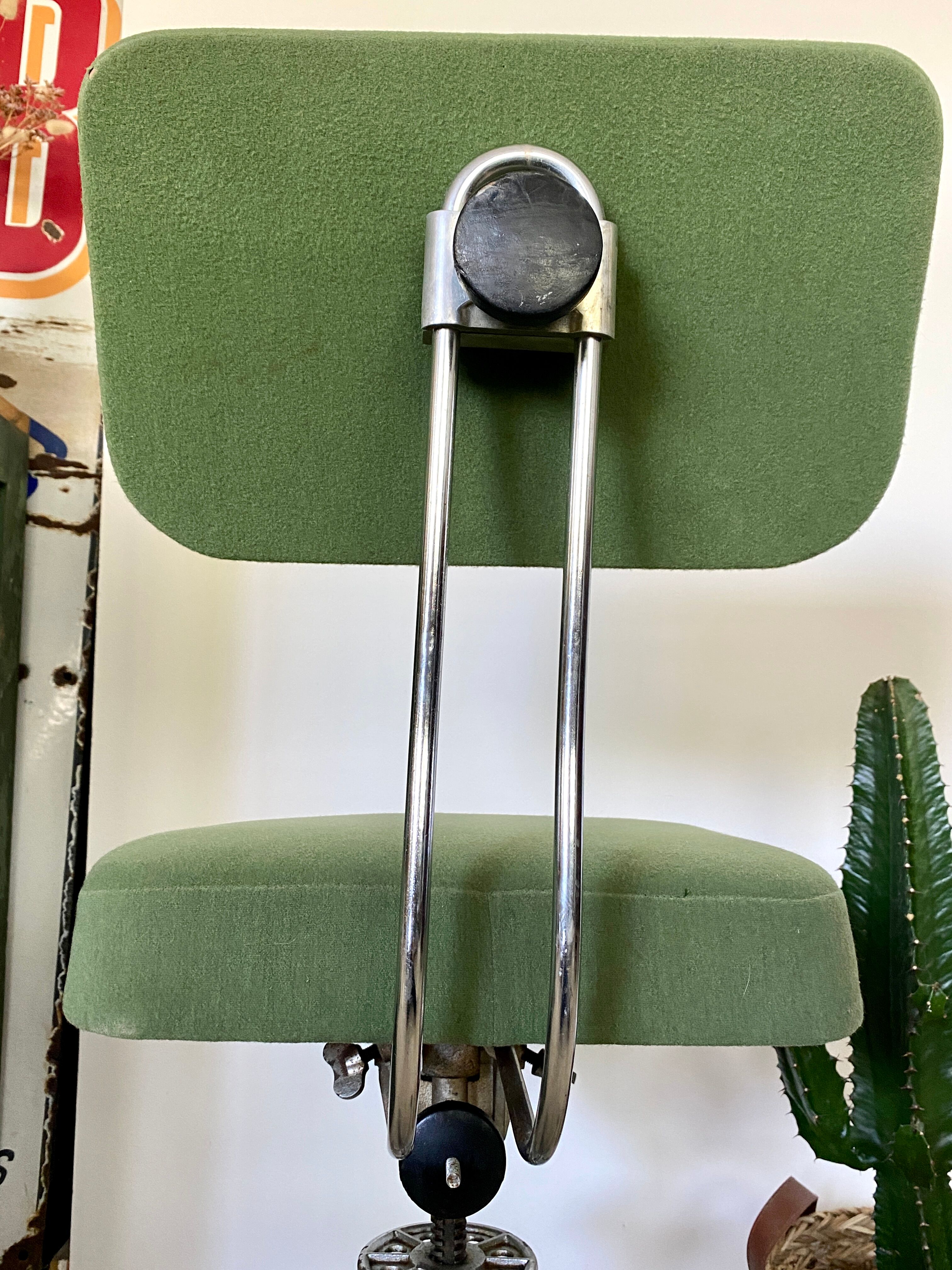 Ancienne chaise d'atelier industrielle