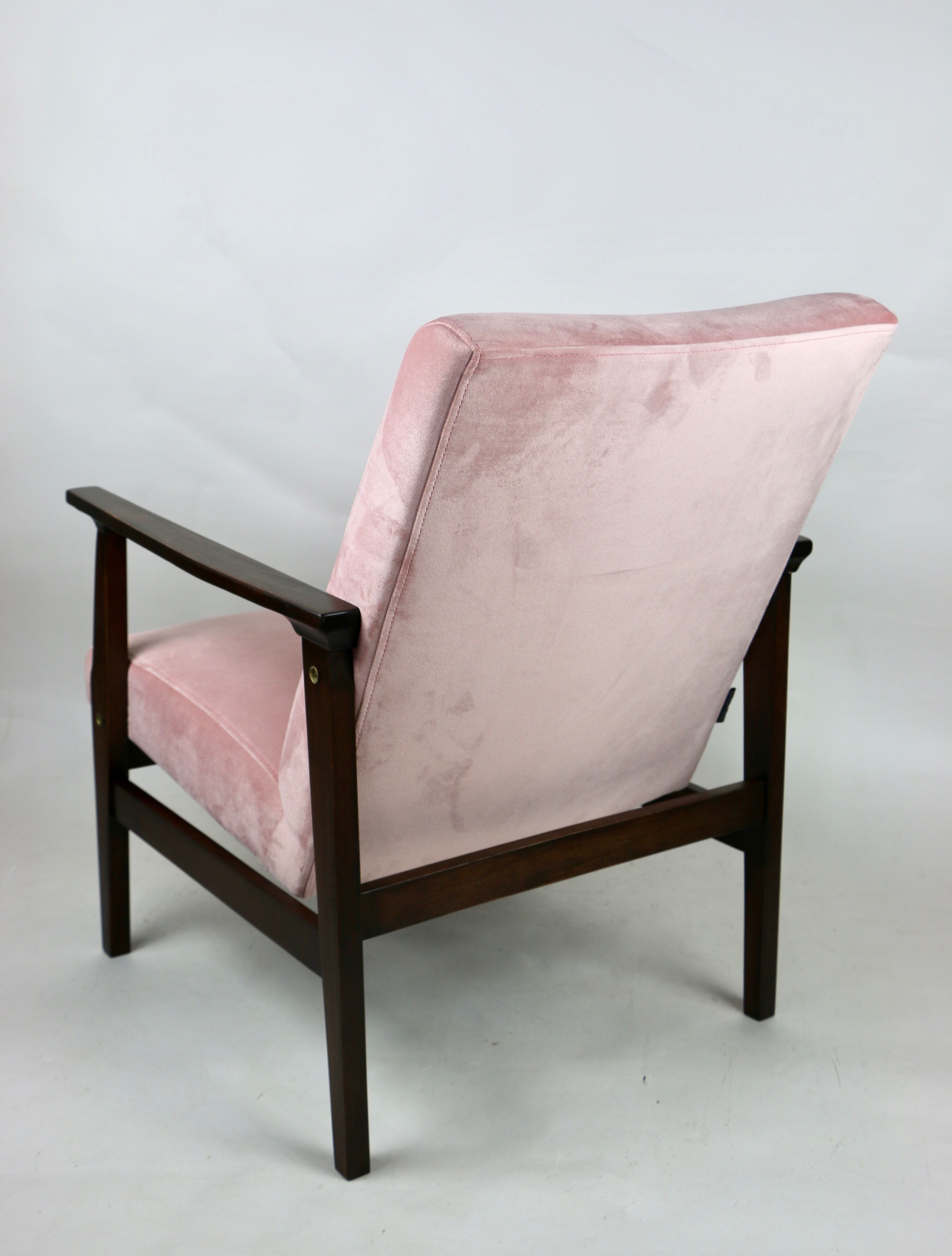 Fauteuil en velours rose années 1970