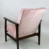 Fauteuil en velours rose années 1970