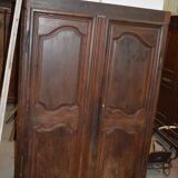 Oak closet façade