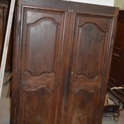 Oak closet façade