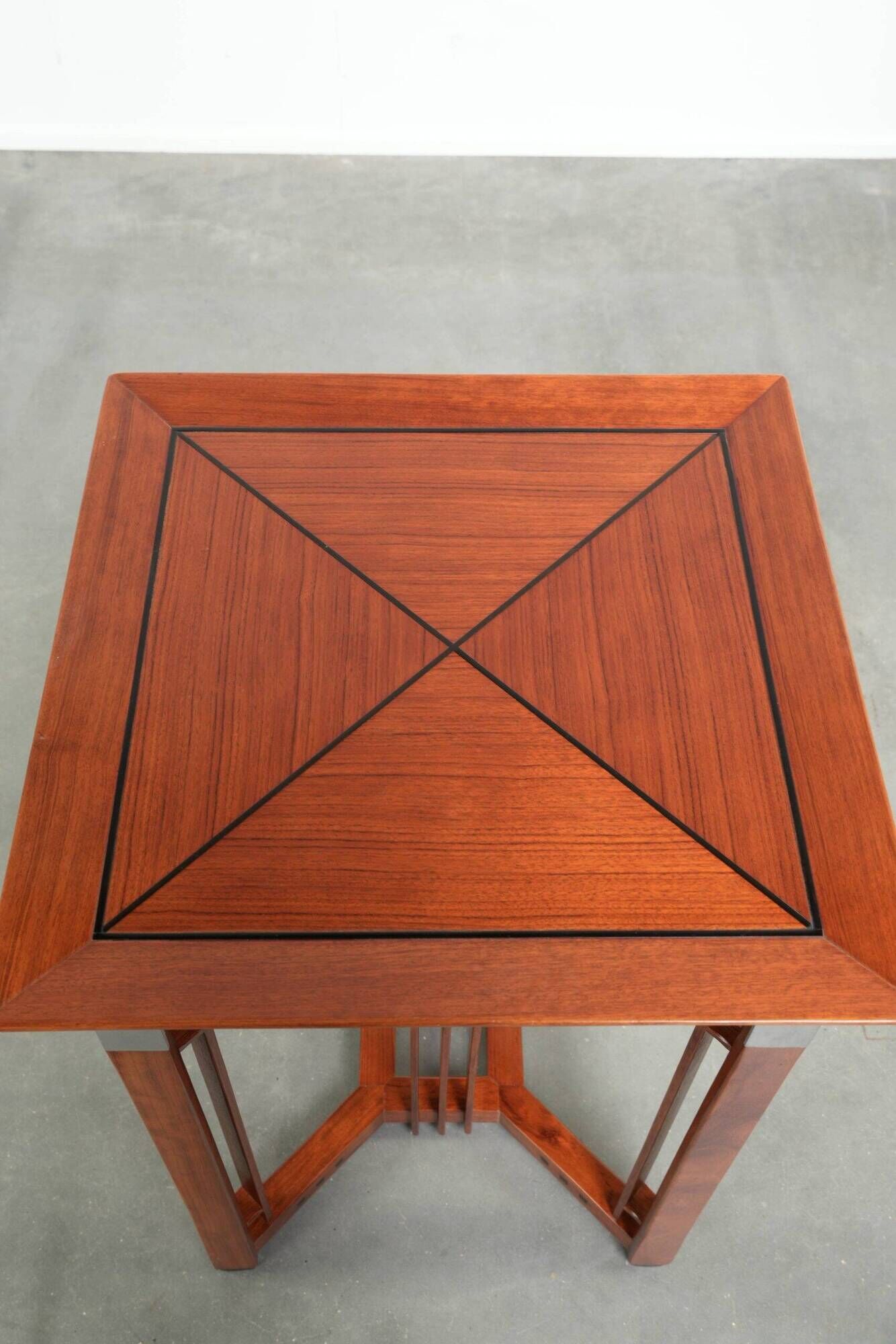 Tall Art Deco design side table with removable top