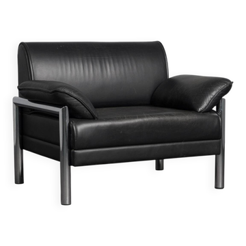 Leather and chrome lounge chair, Italy, 1990s