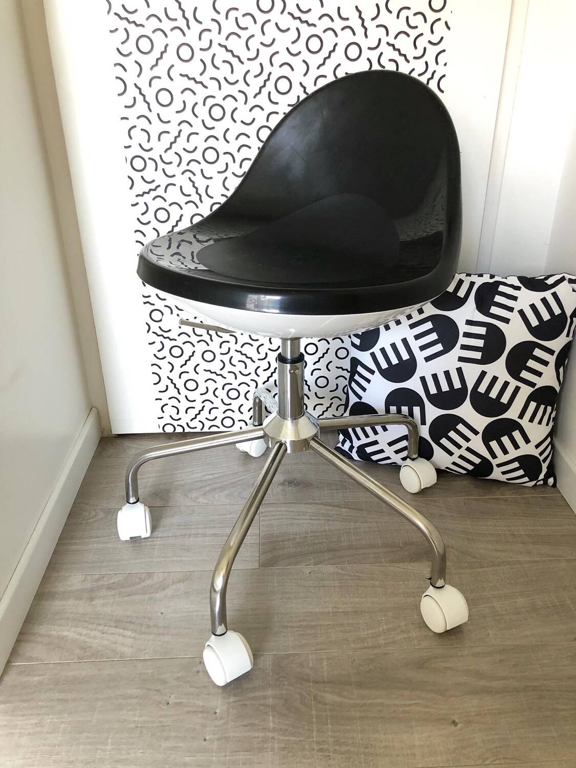 Vintage Italian Armet Greta chair