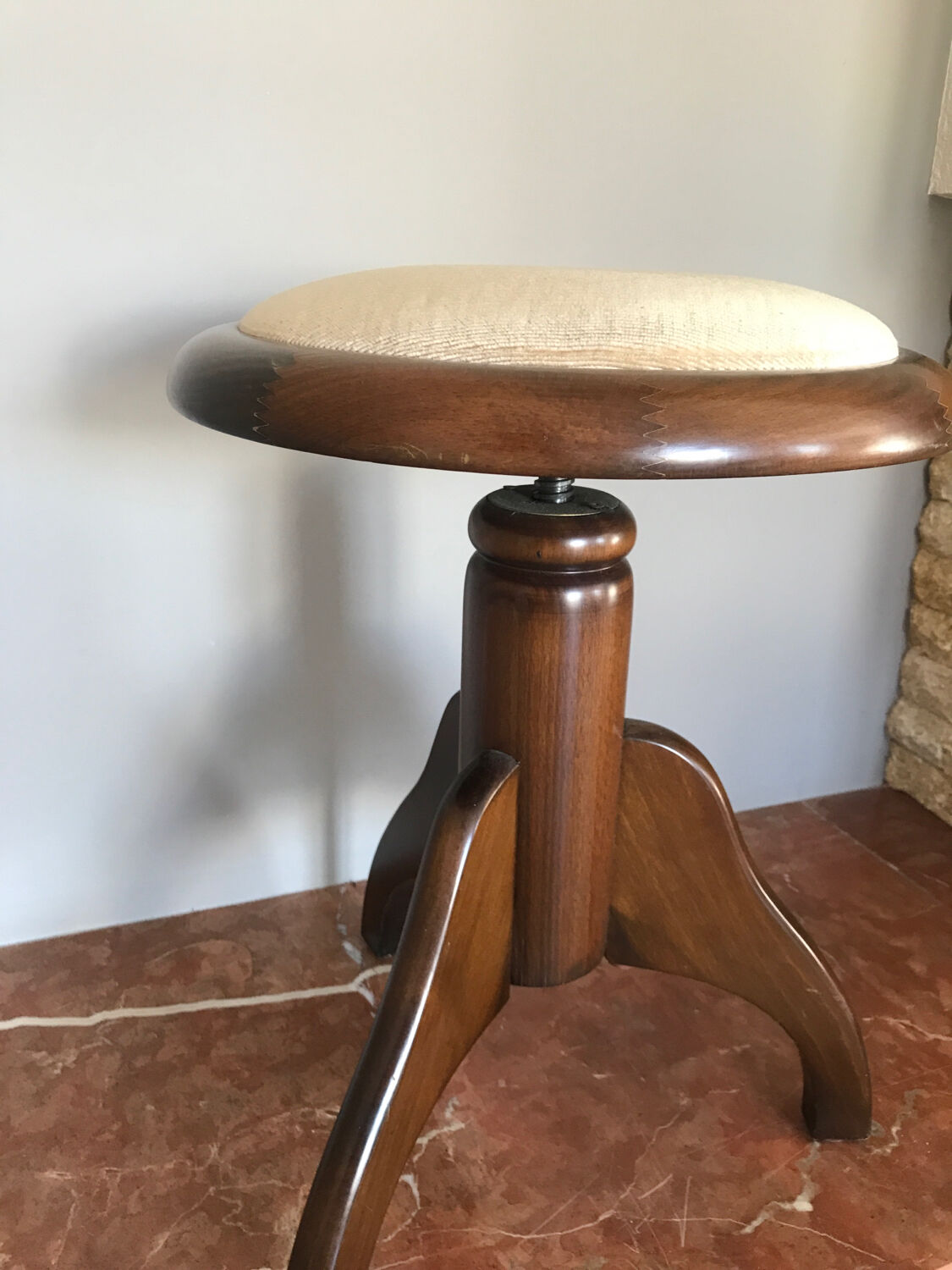 Piano stool