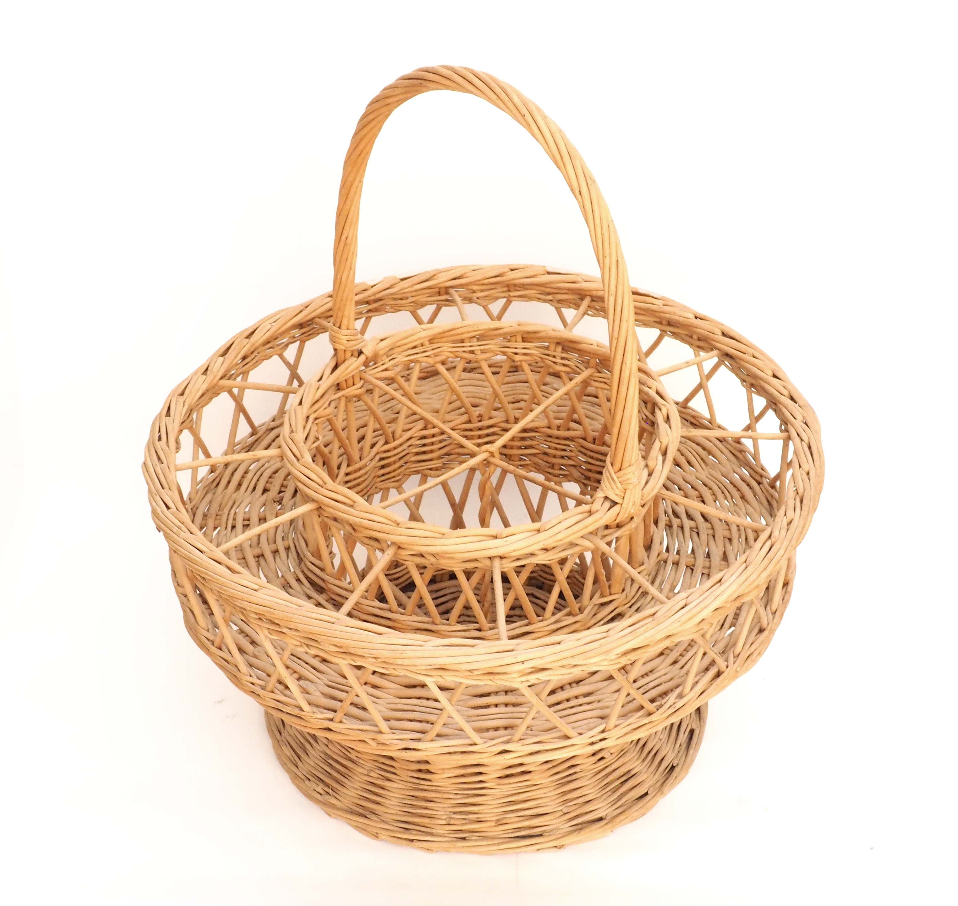 Rattan bar basket