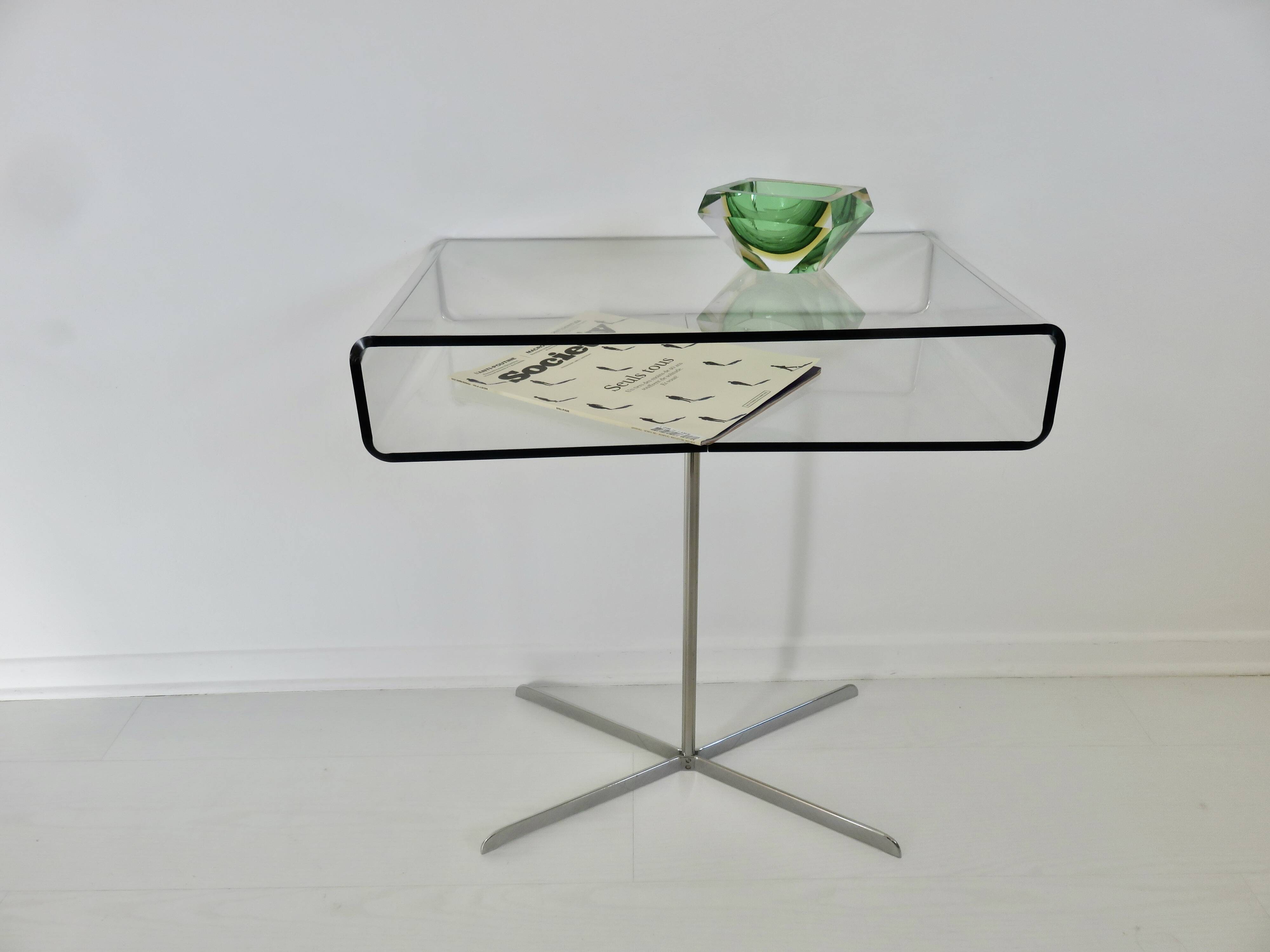 Table, side table, Roche Bobois in plexiglass and chrome metal from the 1980s.