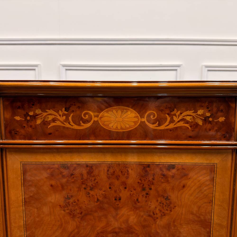 Bureau antique classique italien avec panneau arrière