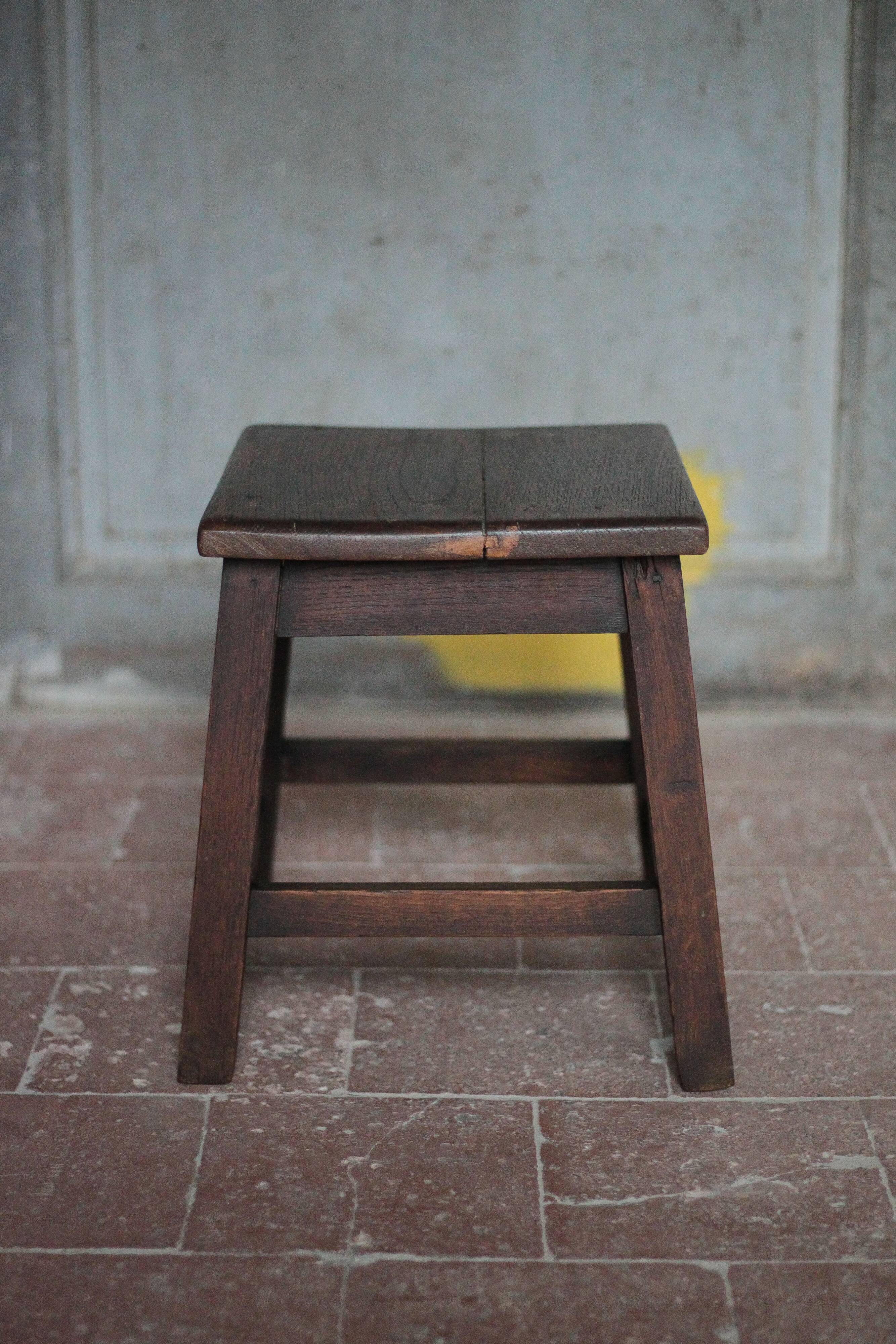 Ancien tabouret bois, tabouret d'appoint, porte-plante