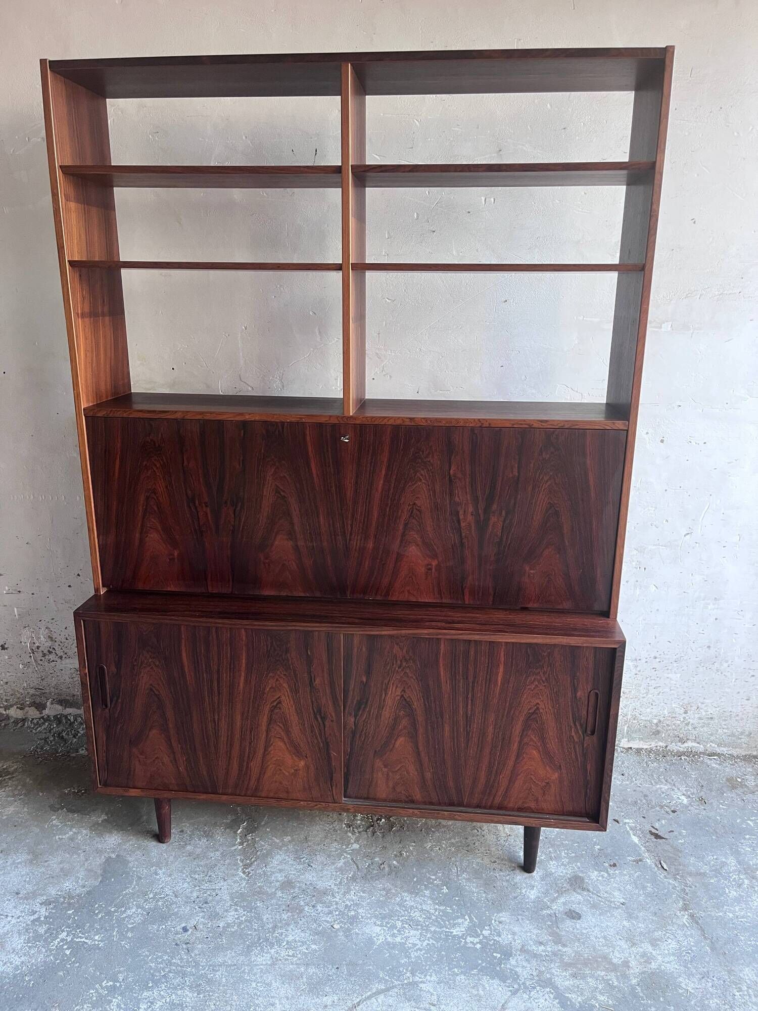 Secretary library model HU-9 in rosewood by Poul Hundevad, Denmark, 1960s.