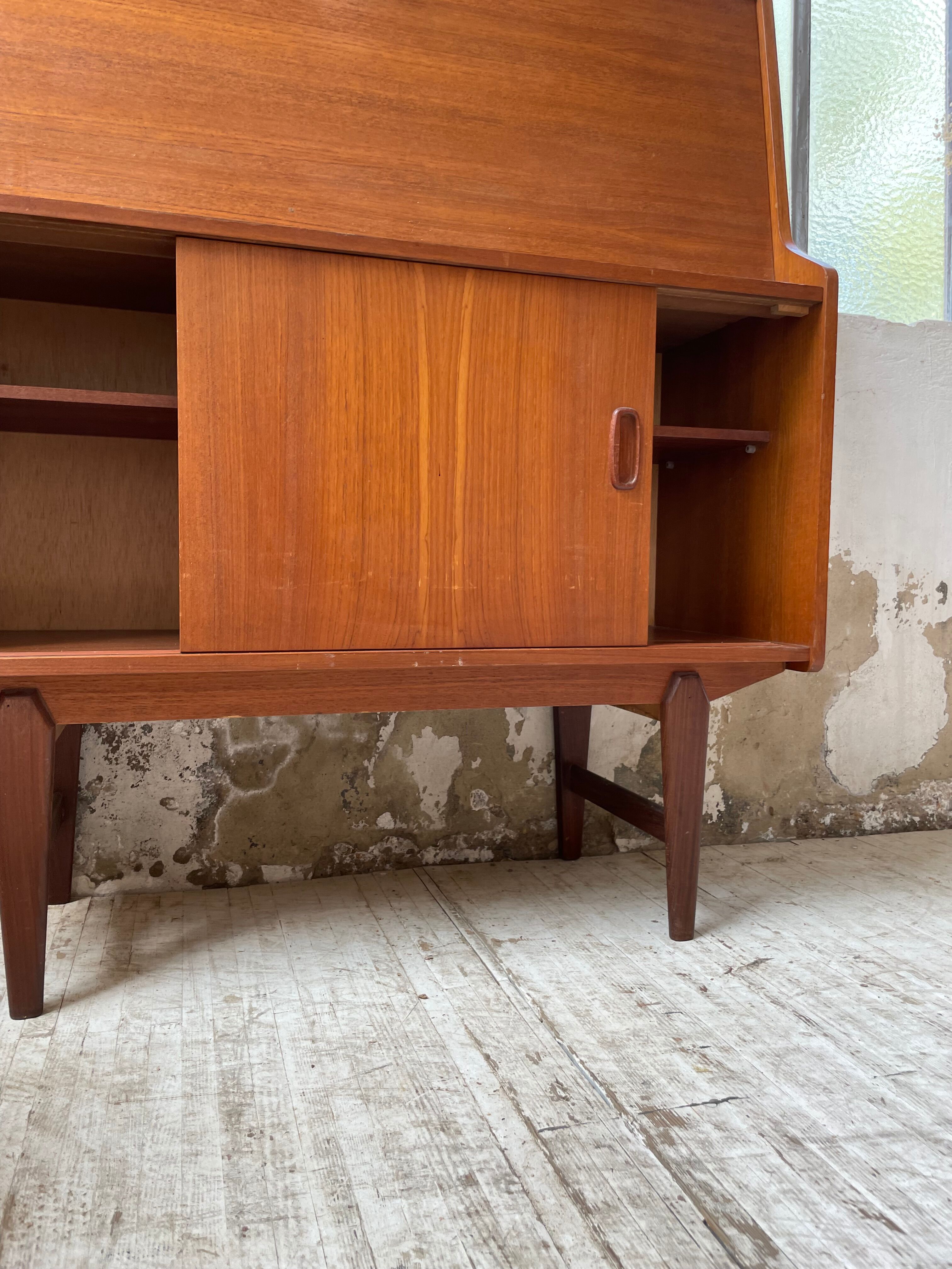 Secretary Samcom teck 1960